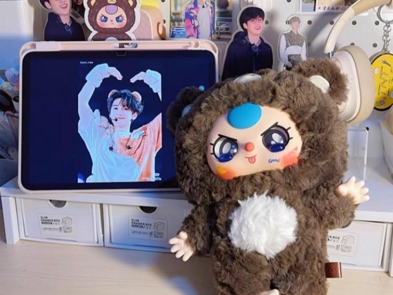 Baby three 400% (2) brown